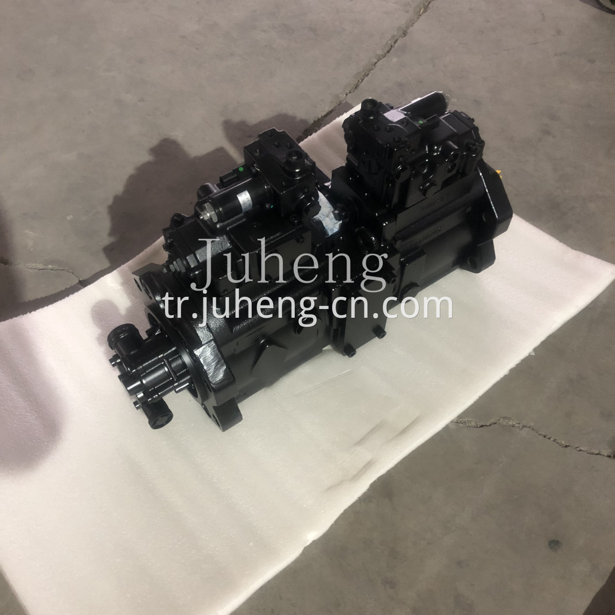 SK260-8 Hydraulic pump (13)